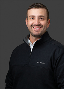 Real Estate Agent Gabe Cozy